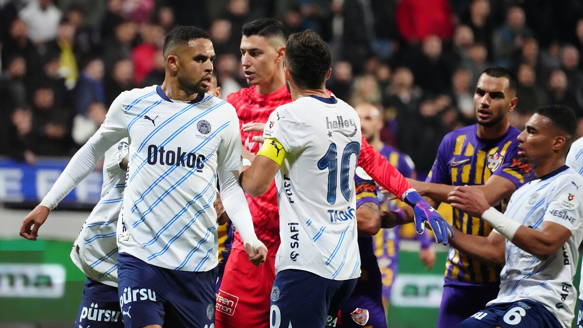 Youssef En-Nesyri’nin durumu karışık: Yönetim ve Mourinho ikilemde