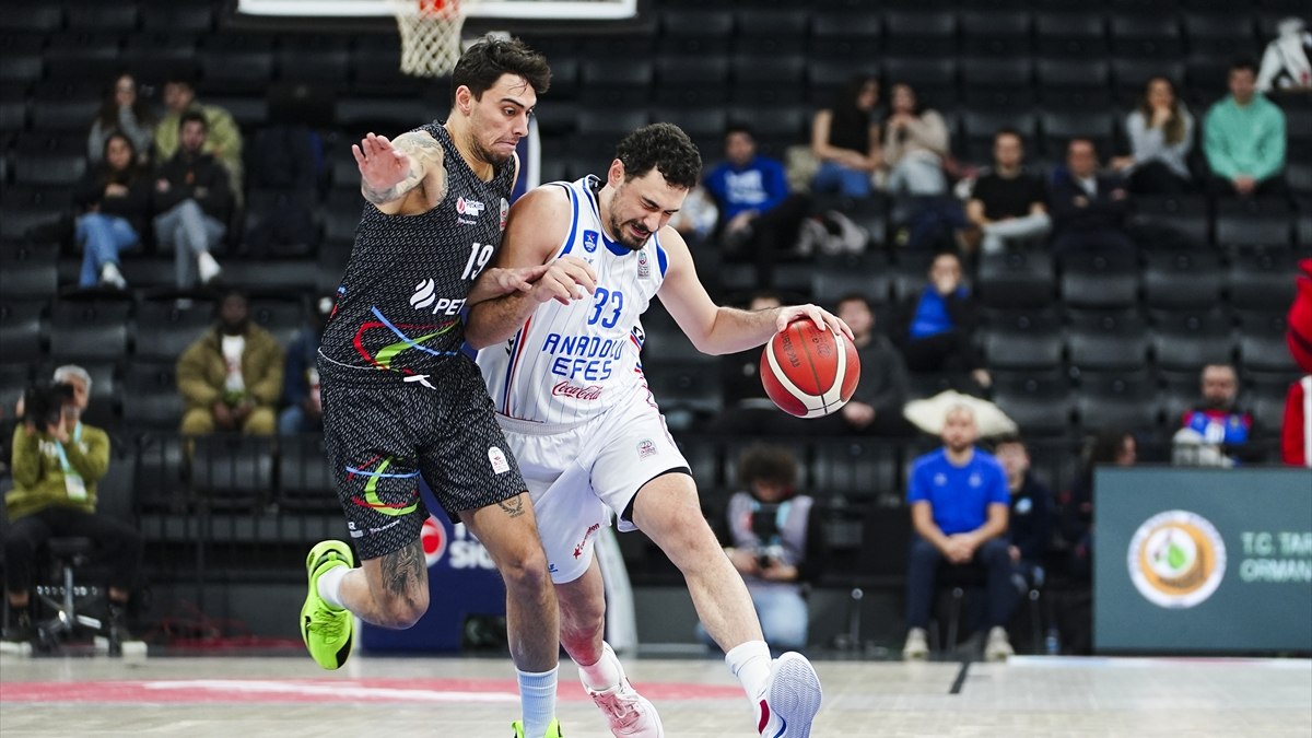Aliağa Petkimspor, Anadolu Efes deplasmanında galip geldi